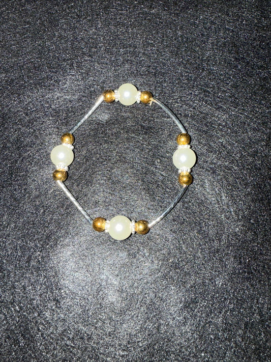Pearl with gold bead and silver blessing bracelet