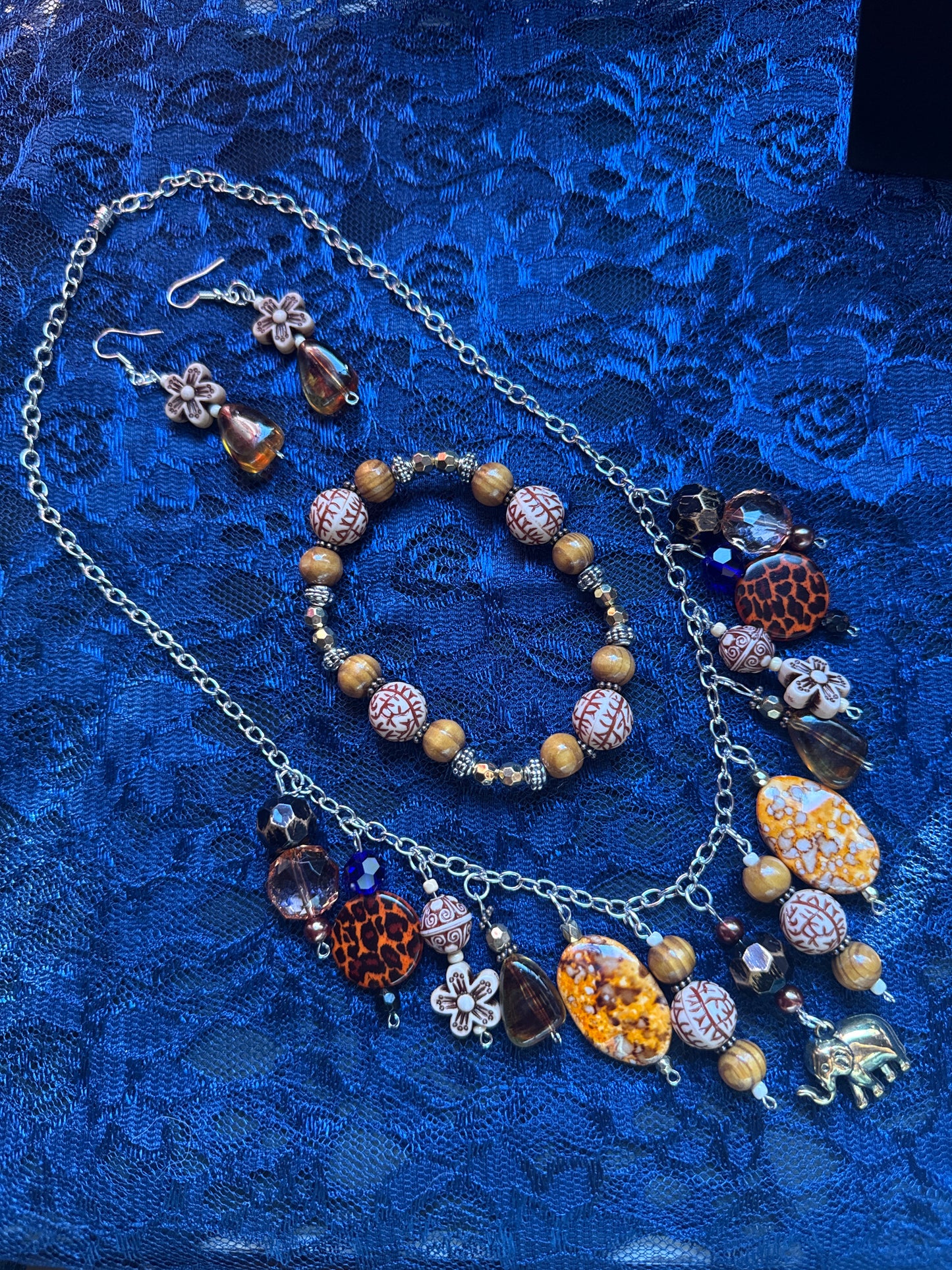 In the wild necklace set