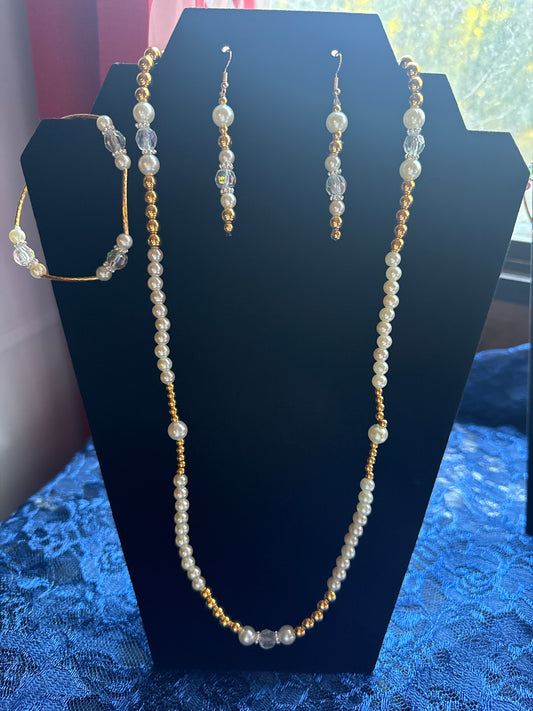 Pearl and Gold Necklace Set